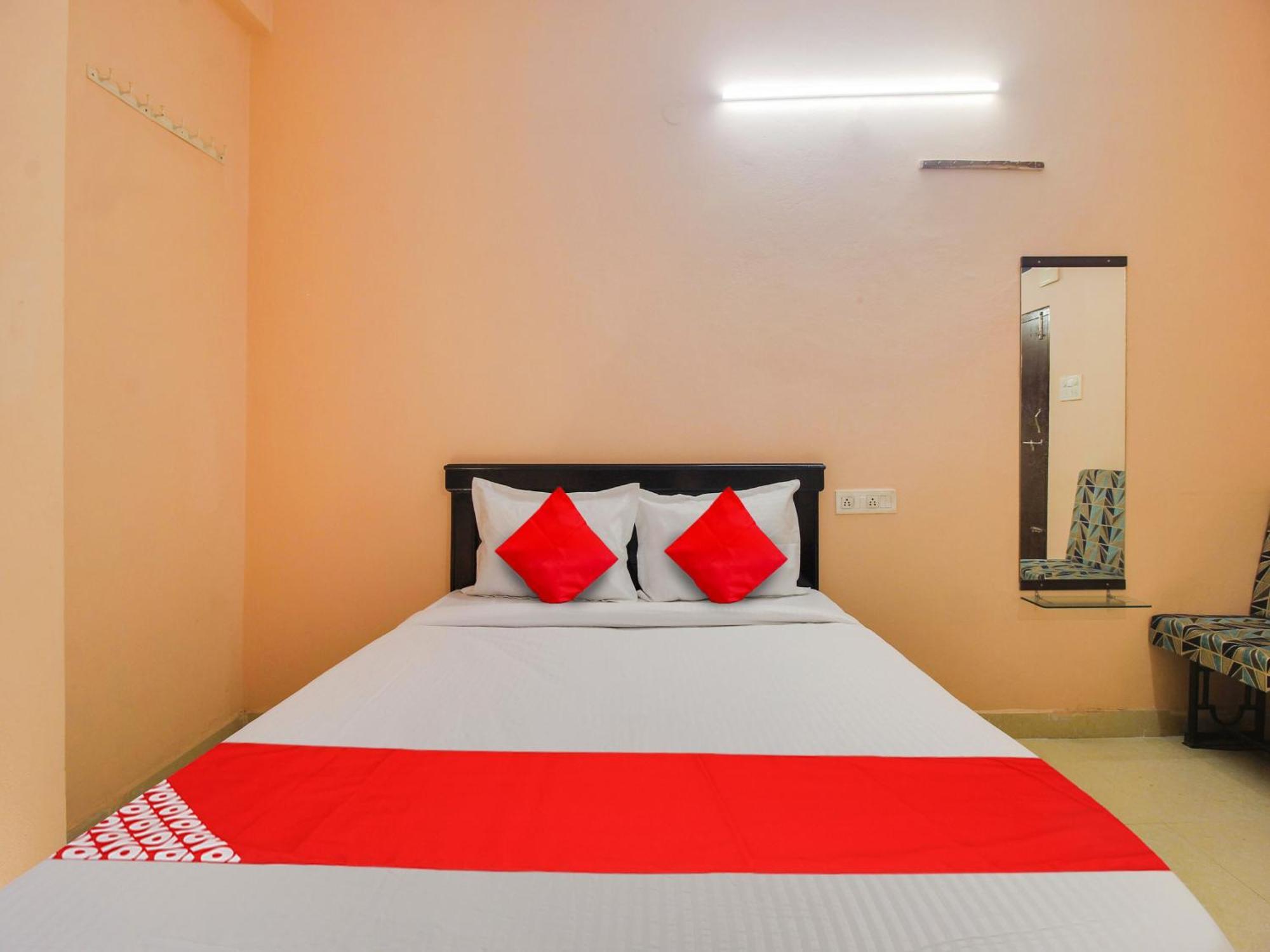 Hotel O R.J.International Pedda Ambarpet Екстериор снимка
