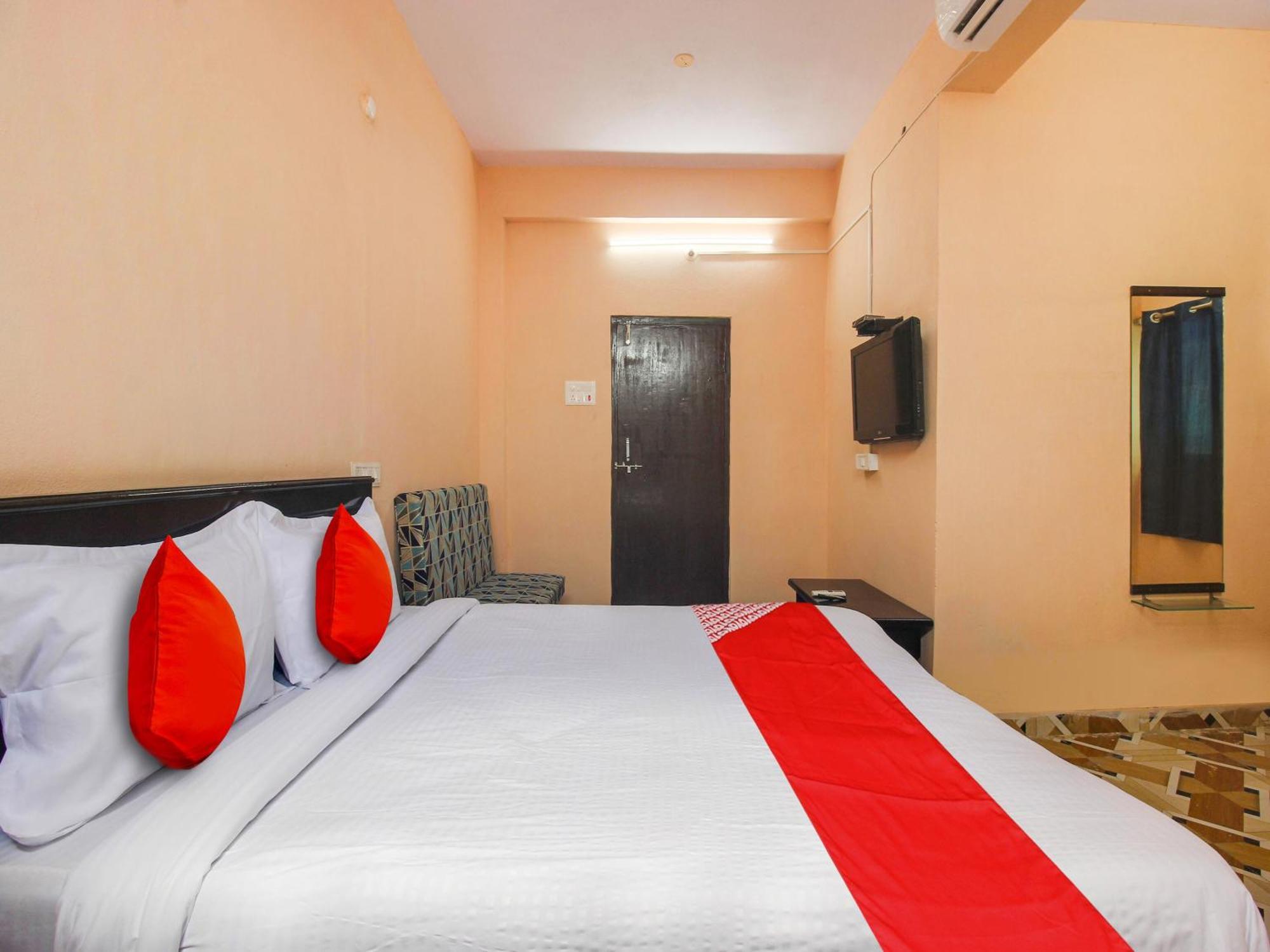 Hotel O R.J.International Pedda Ambarpet Екстериор снимка