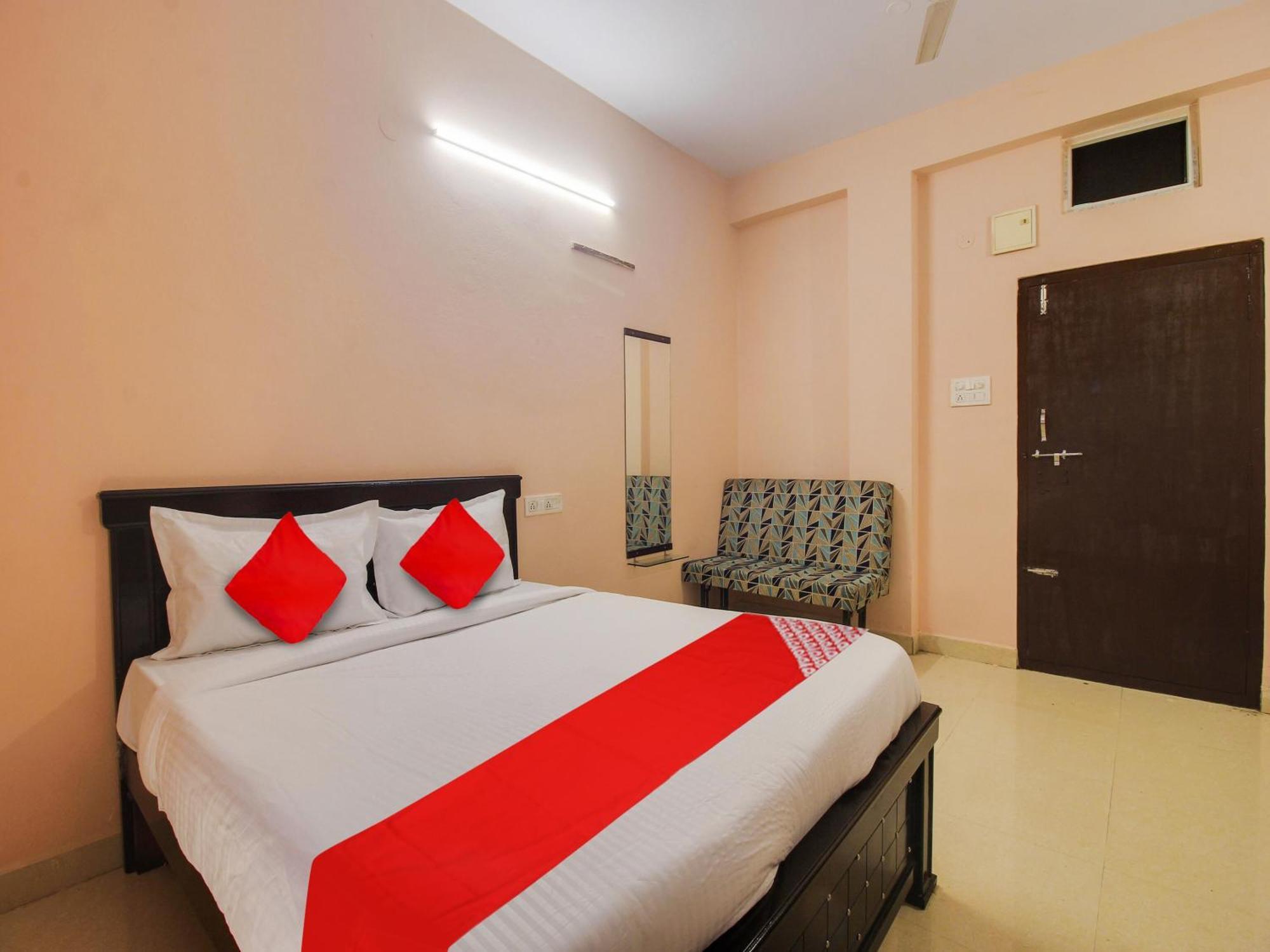 Hotel O R.J.International Pedda Ambarpet Екстериор снимка