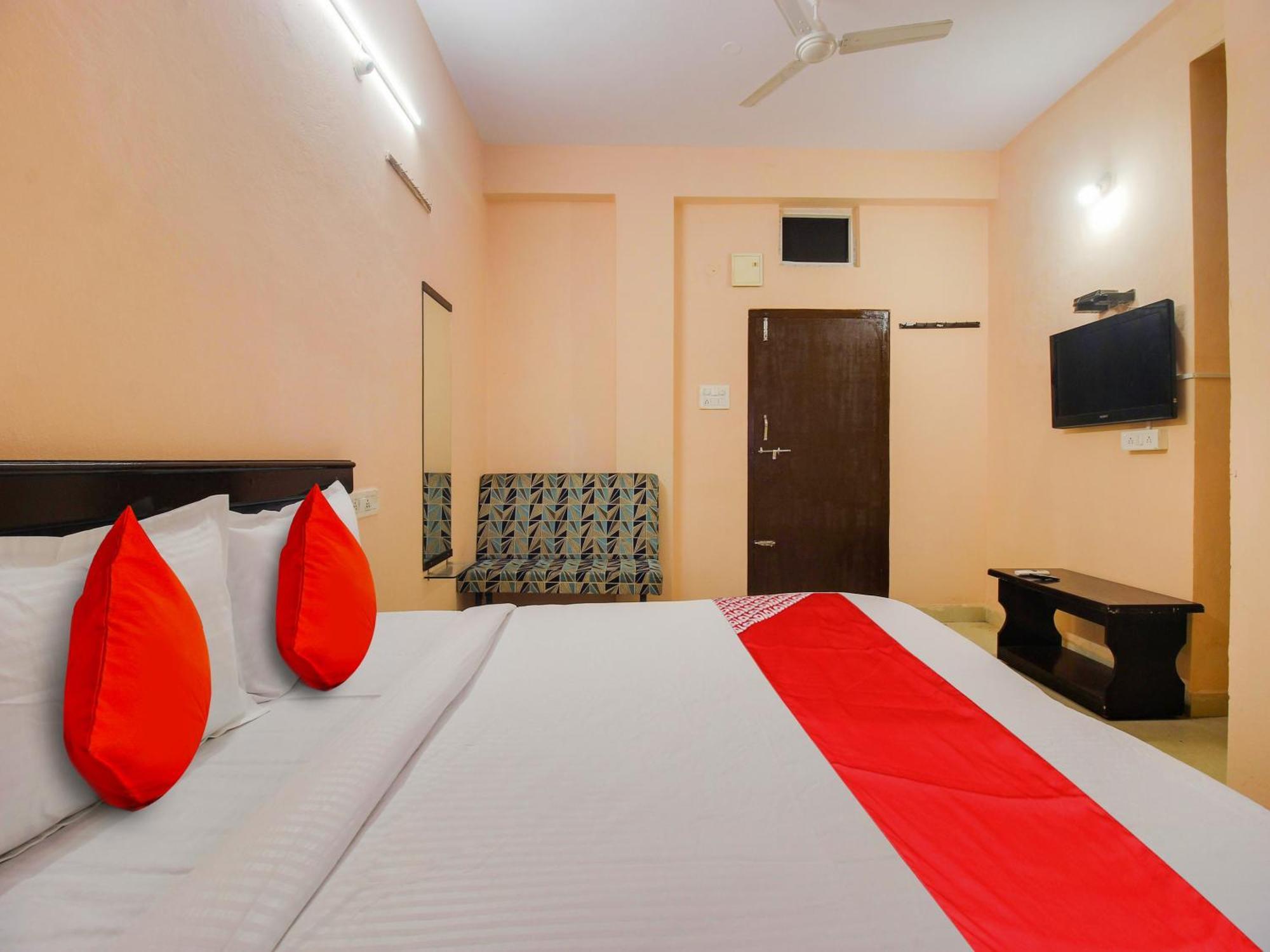 Hotel O R.J.International Pedda Ambarpet Екстериор снимка