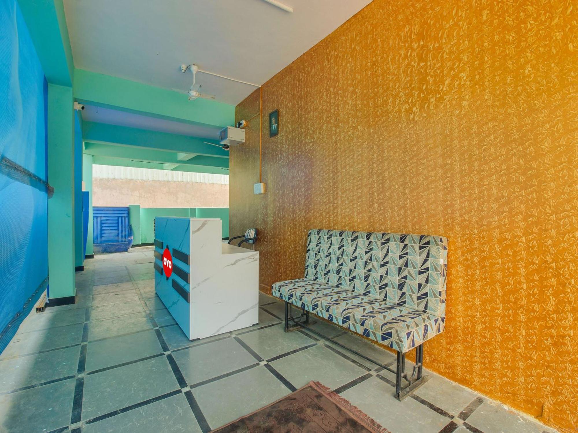 Hotel O R.J.International Pedda Ambarpet Екстериор снимка
