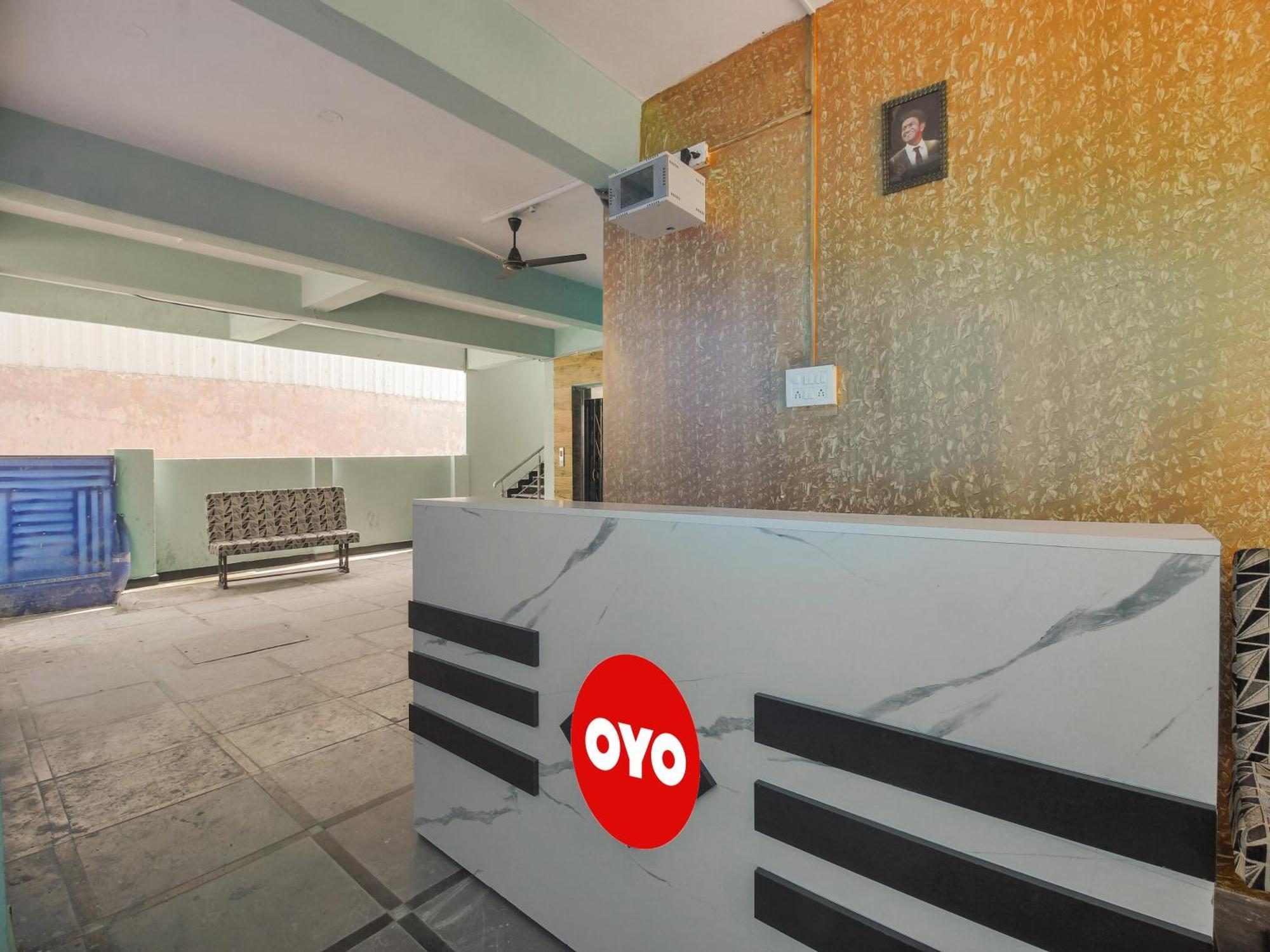 Hotel O R.J.International Pedda Ambarpet Екстериор снимка